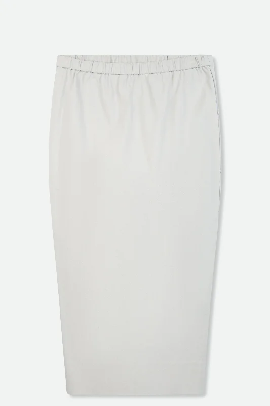 SONYA KICK PLEAT SKIRT IN TECHNICAL STRETCH